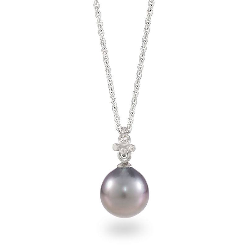 42 Best Pearl Necklaces That Aren't Your Grandmother's Pearls | Vogue