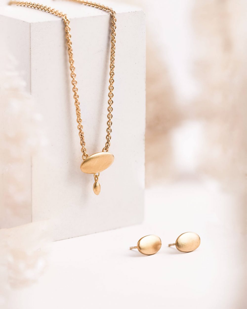 Ellipse Oval Necklace And Earrings Gold Jewellery Gift Set